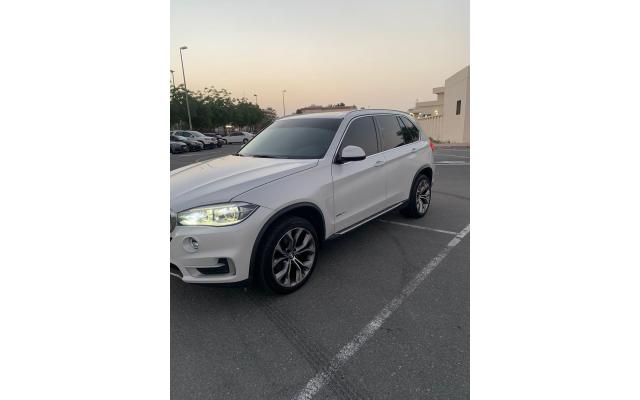 X5 X-Drive 35i 2015 very low mileage!