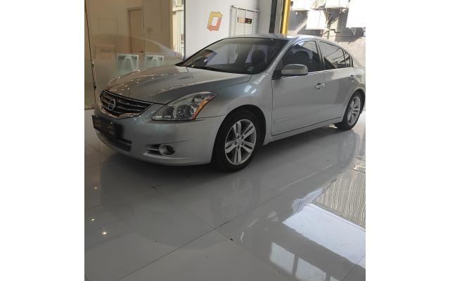 Altima 3.5L 2010 Japanese specs only 131000km