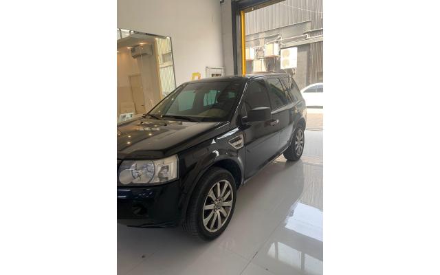 LR2 HSE i6 2009 GCC reasonable mileage and original paint!!!